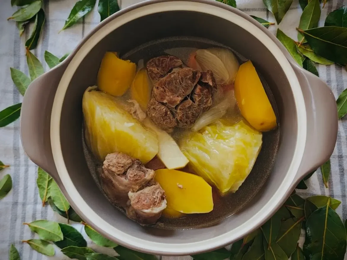 lešo koljenica s kupusom i krumpirom