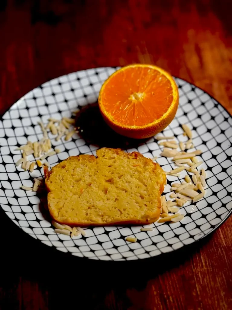 zdravi brzi i sočni kolač od naranče - kuglof od narance