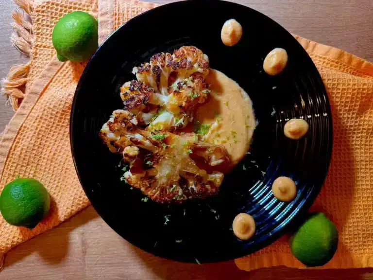 Cvjetača u pećnici: odresci od cvjetače na posteljici od prosa (bez sira, mrvica i vrhnja) cvjetača iz pećnice : zapečena cvjetača bez sira, vrhnja i krusnih mrvica