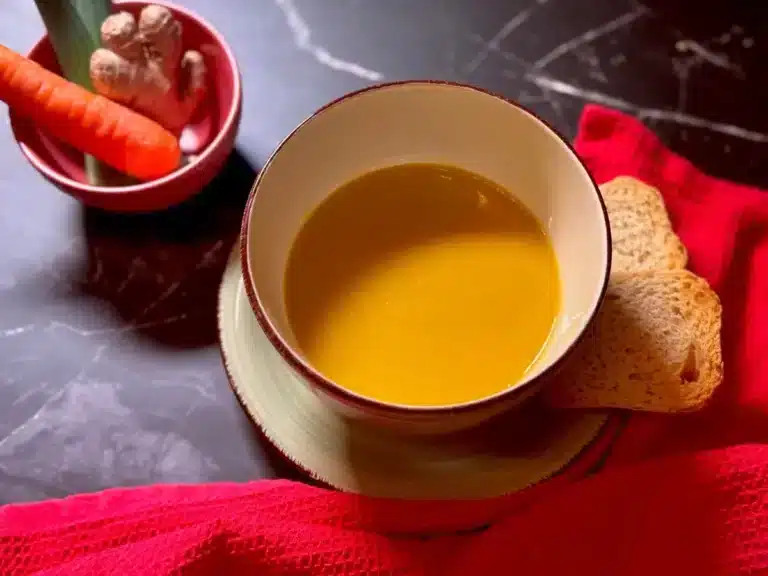 krem juha od poriluka krumpira mrkve i đumbira bez vrhnja